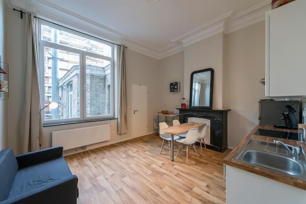 Joli Appartement 2 Chambres A Лиеж Екстериор снимка